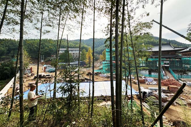 罗盘测量寺院整体风水格局.jpg